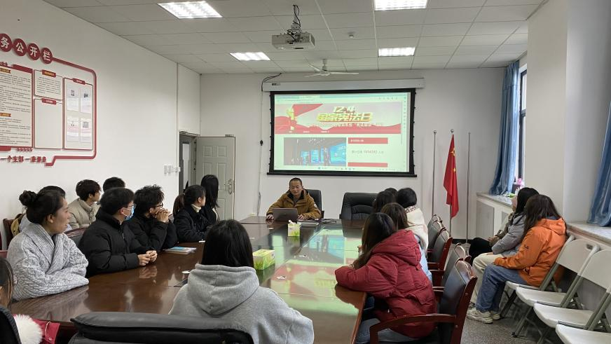 http://news.cmc.edu.cn/__local/B/93/1D/79CBC0B8CC1636DE240BA28F561_1B80036B_7BE6A.png