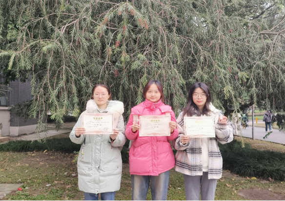 http://news.cmc.edu.cn/__local/B/94/19/1AE333542E32E8119C2851849C3_A1366774_EB77D.png