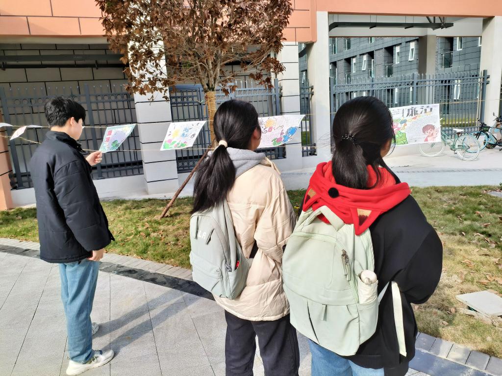 http://news.cmc.edu.cn/__local/B/A8/9F/87C7B678CB61ED9980763307BB2_B72508EF_28213.jpg
